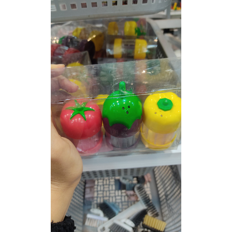 نمک پاش و ادویه پاش