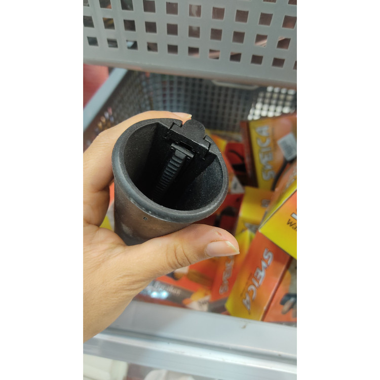 گردو شکن پلاستیکی