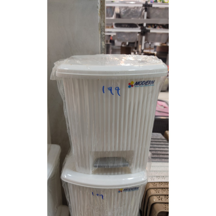 سطل زباله سایز متوسط پدالی
